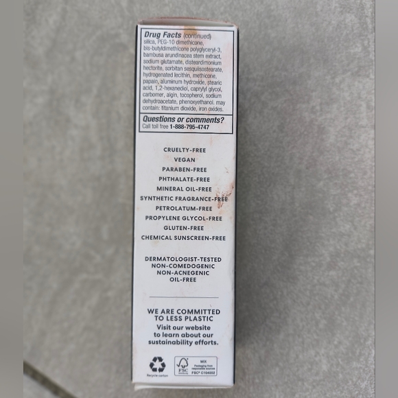 bareMinerals BAREPRO Liquid Foundation Sateen 05 - Picture 4 of 4